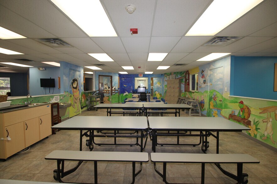 More Photos Of 3421 E Walnut St, Pearland Daycare Center For Sale