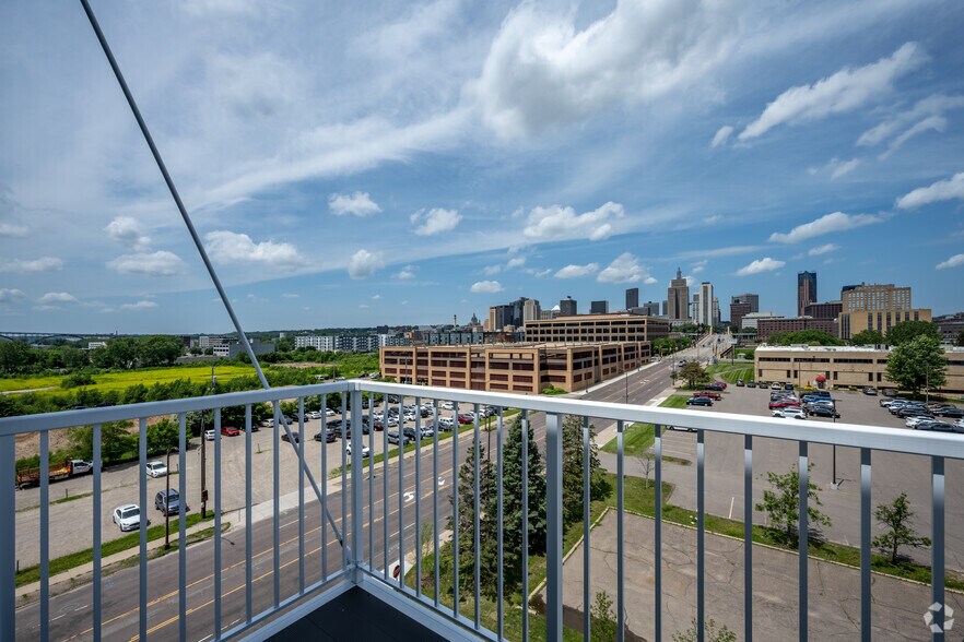 More Photos Of 176 Robert St S, Saint Paul Apartments For Lease