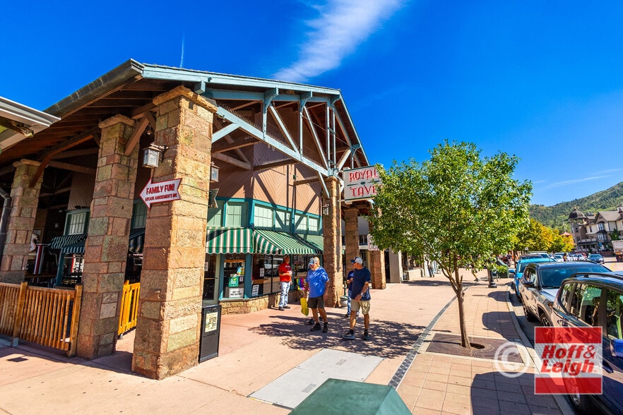 More Photos Of 924 Manitou Ave, Manitou Springs Bar For Sale
