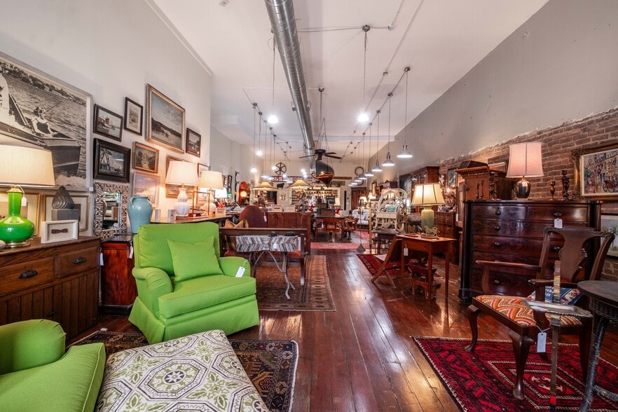 More Photos Of 105 W Main St, Elkin Office For Sale