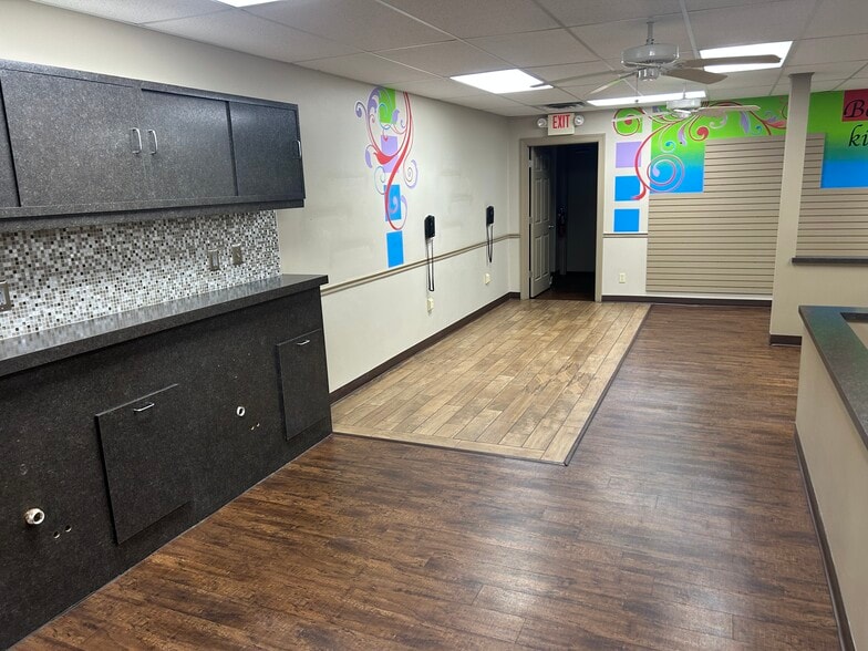 More Photos Of 9125-9181 N Dixie Dr, Dayton Unknown For Lease