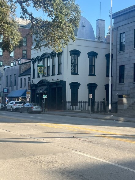 More Photos Of 7-9 E Bay St, Savannah Bar For Sale