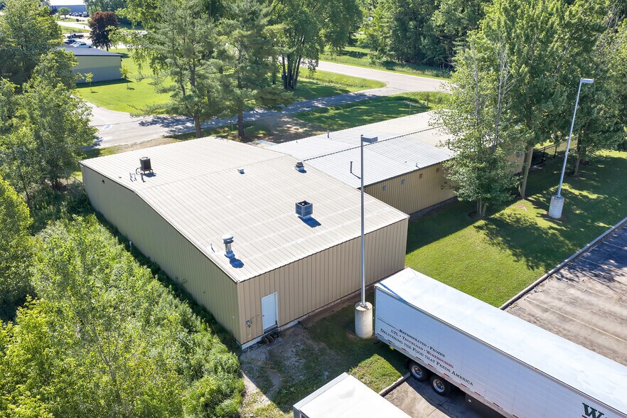 More Photos Of 2705 E Richmond St, Shawano Manufacturing For Sale