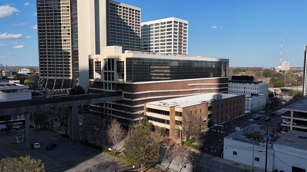 More Photos Of 227 Courtland St NE, Atlanta Parking Garage For Lease