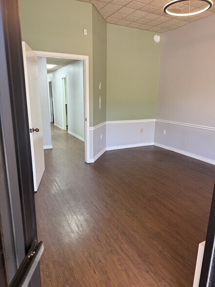 More Photos Of 8525-8549 Gunn Hwy, Odessa Unknown For Lease