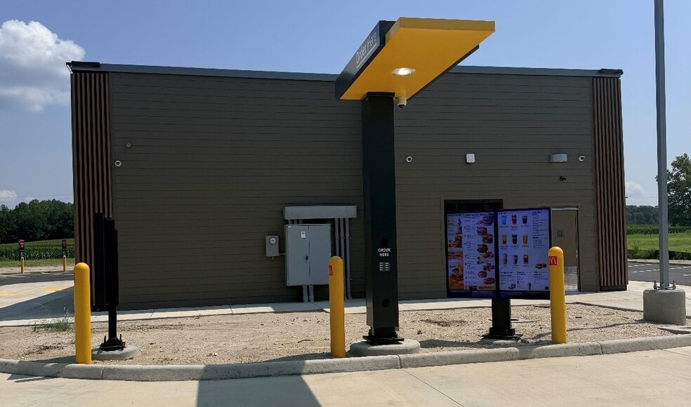 More Photos Of 2000 New Post Blvd, Fredericksburg Fast Food For Sale