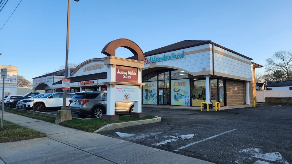 More Photos Of 5050 Sunrise Hwy, Massapequa Park Storefront Retail Office For Sale