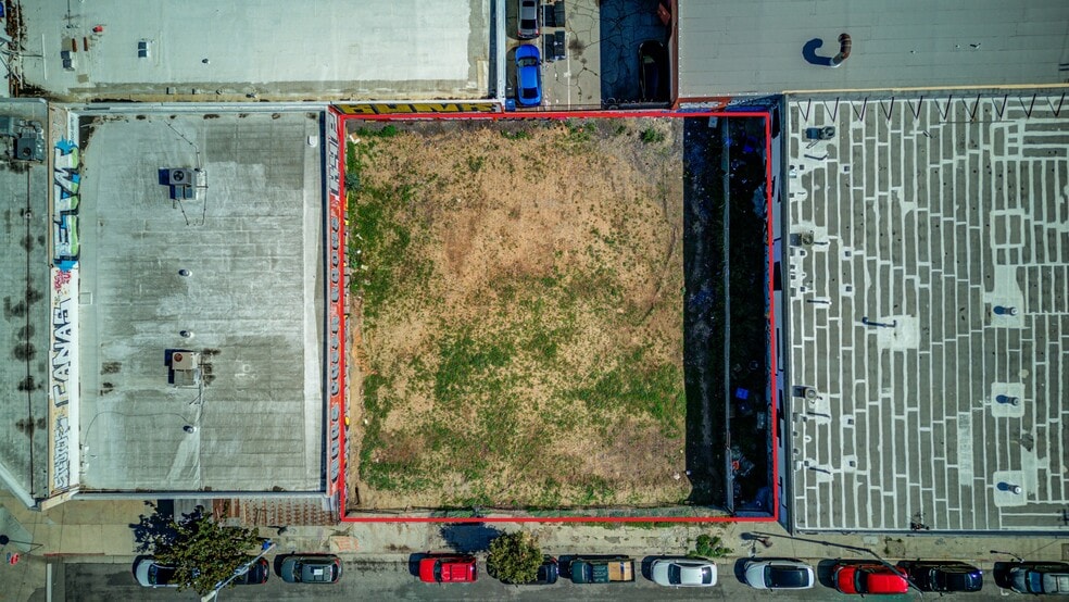More Photos Of 109 W 14th Pl, Los Angeles Land For Lease