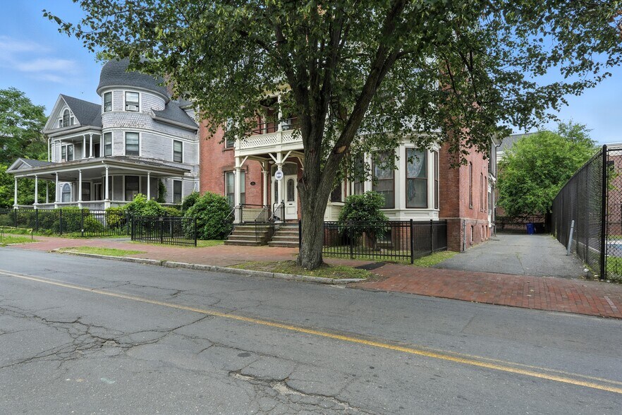 More Photos Of 263 Union St, Springfield Apartments For Sale