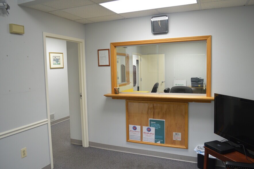 More Photos Of 2065-2067 Klockner Rd, Trenton Medical For Lease