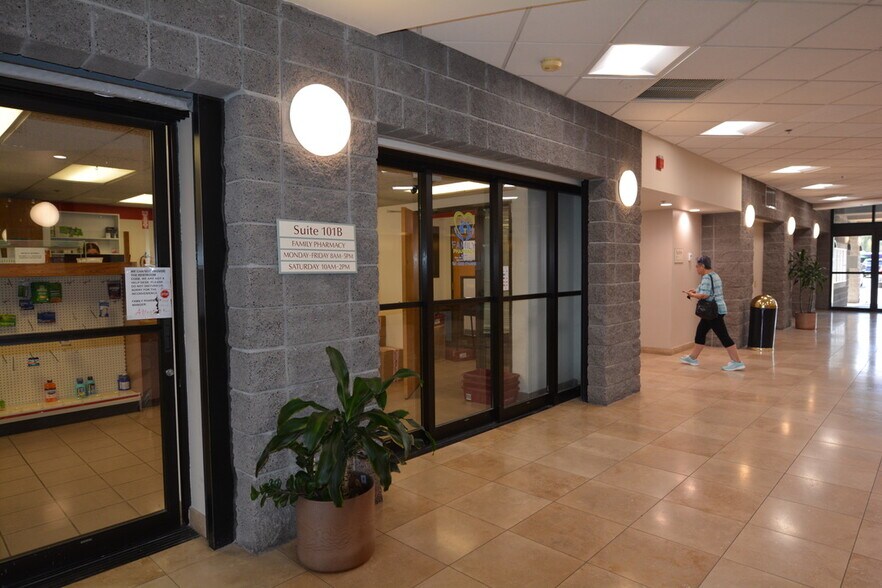 More Photos Of 10503 W Thunderbird Blvd, Sun City Medical For Lease
