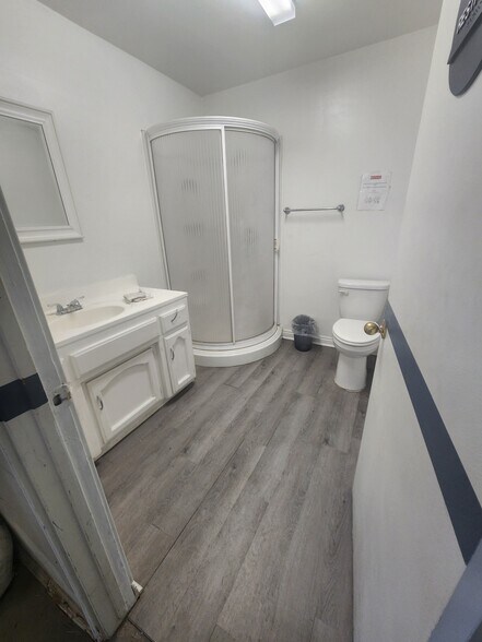 More Photos Of 1125 Sumner St, Bakersfield Manufacturing For Sale