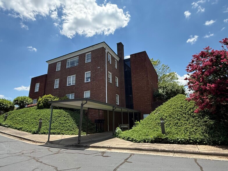 More Photos Of 408 8th St, North Wilkesboro Medical For Lease
