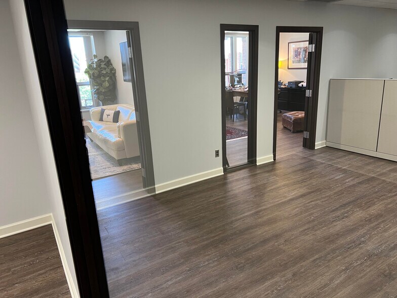 More Photos Of 401-411 S Old Woodward Ave, Birmingham Office Residential For Lease