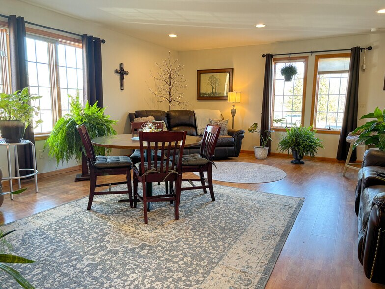 More Photos Of 31 Main Ave N, New York Mills Auto Dealership For Sale