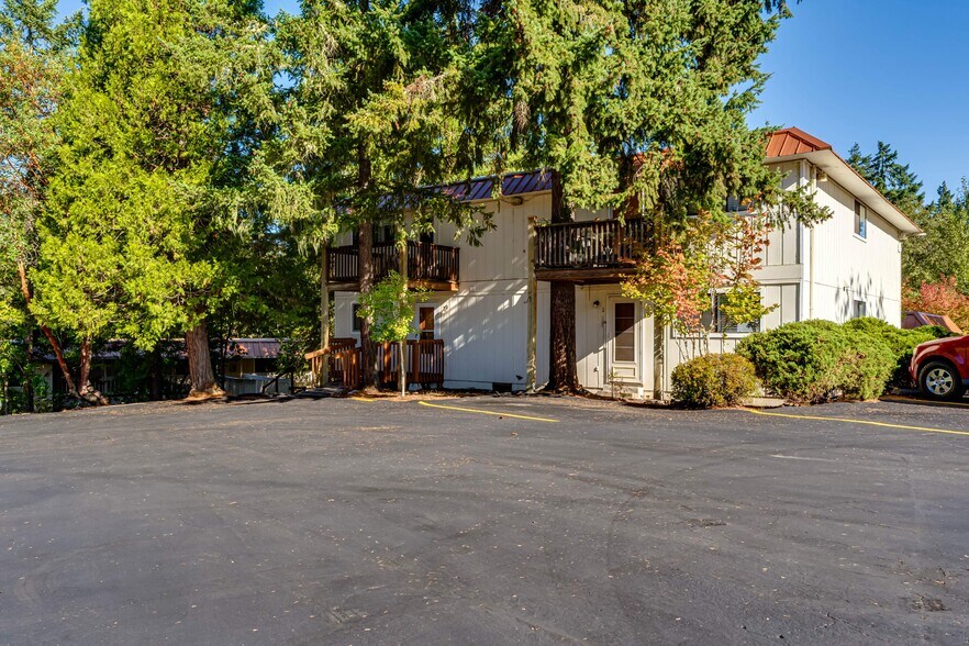 More Photos Of 5477 Donald St, Eugene Apartments For Sale