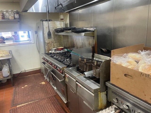 More Photos Of 381 Avenel St, Avenel Restaurant For Lease