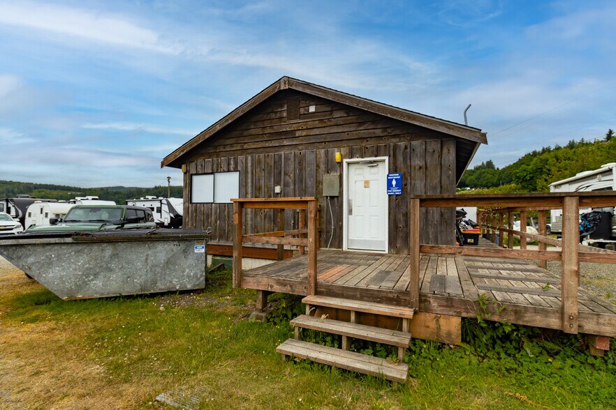 More Photos Of 444 Front St, Sekiu Hotel For Sale