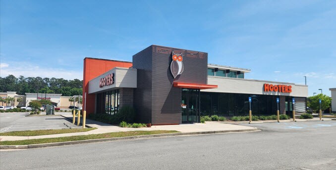 Primary Photo Of 10355 Canal Crossing, Brunswick Restaurant For Lease