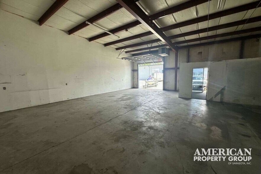 Primary Photo Of 1159 Palmer Wood Ct, Sarasota Warehouse For Lease