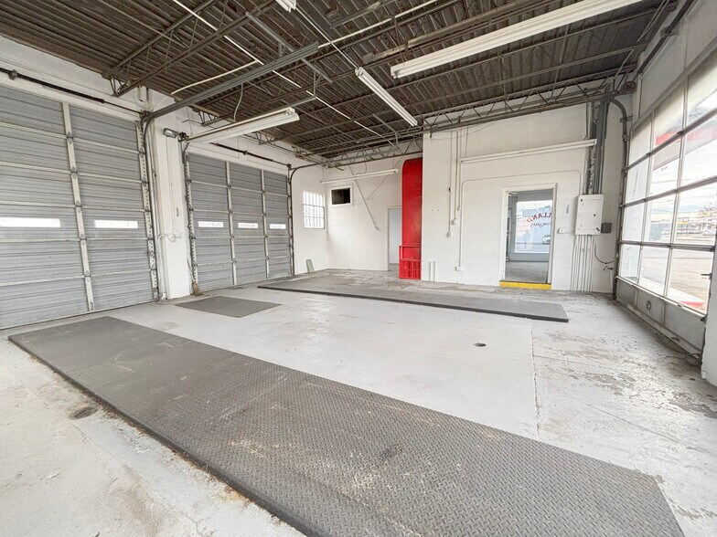 More Photos Of 507 S 12th St, Murray Flex For Sale