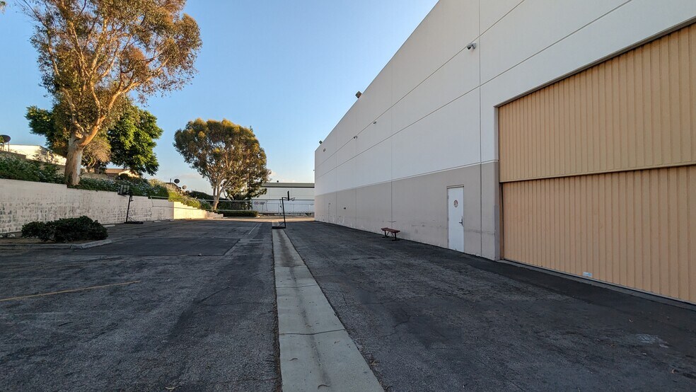 More Photos Of 19060 S Dominguez Hills Dr, Compton Warehouse For Sale