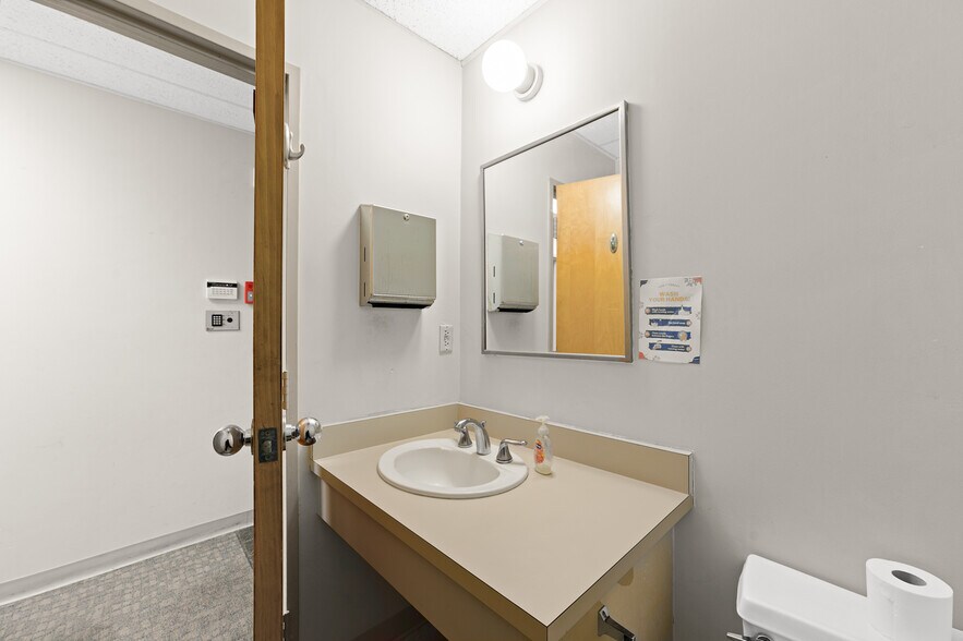 More Photos Of 13414 Medical Complex Dr, Tomball Medical For Sale