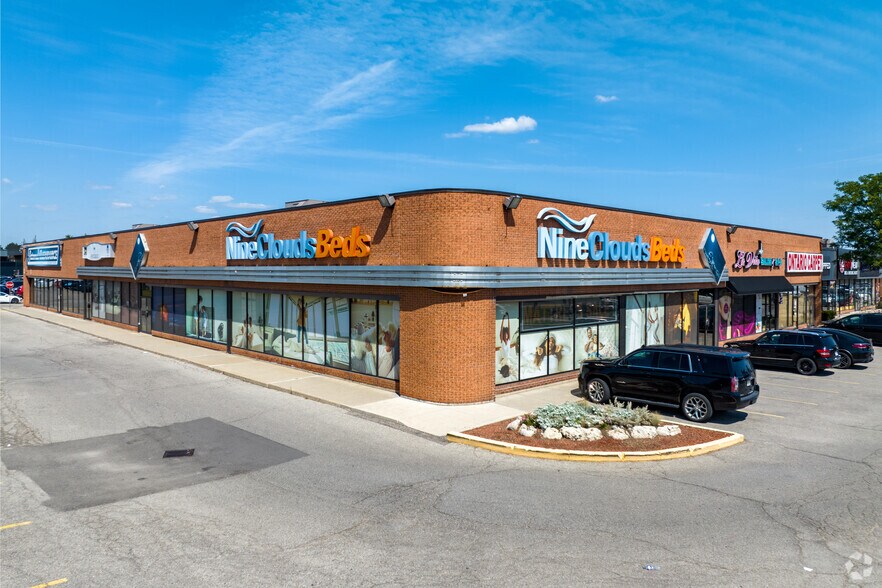Primary Photo Of 2273 Dundas St, Mississauga General Retail For Lease