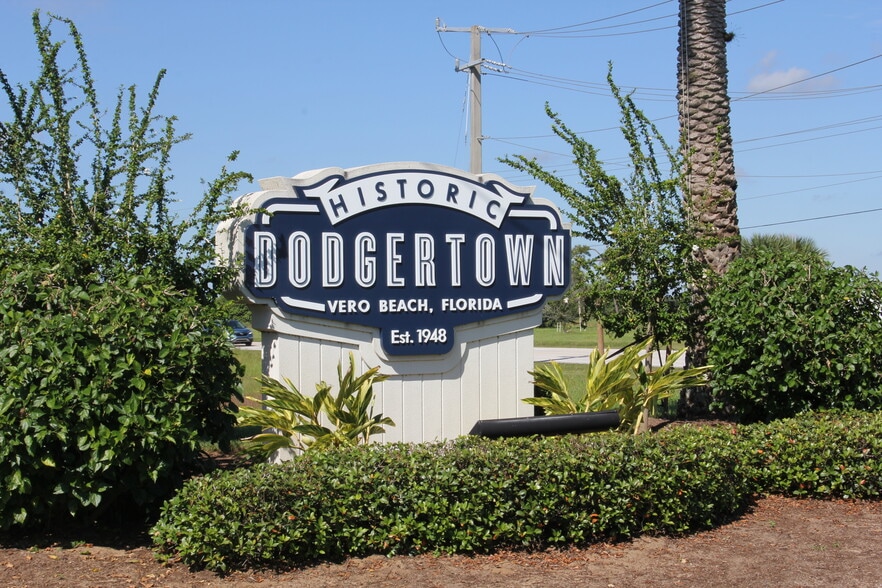 More Photos Of 2045 14th Ave, Vero Beach Office Residential For Sale