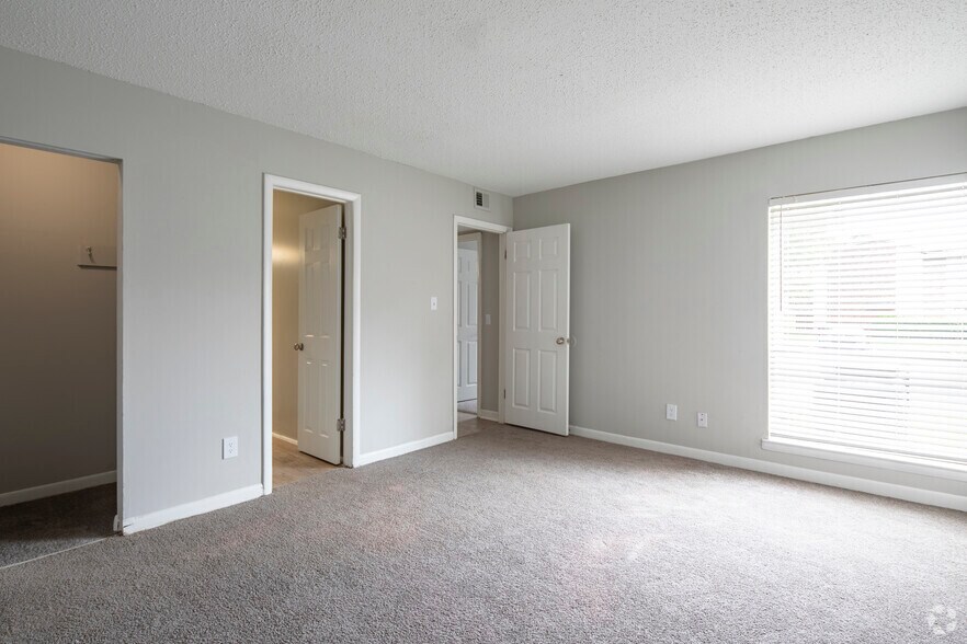More Photos Of 856 Park Brook Trl, Birmingham Apartments For Sale