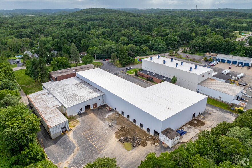 More Photos Of 1537 Grafton Rd, Millbury Warehouse For Lease