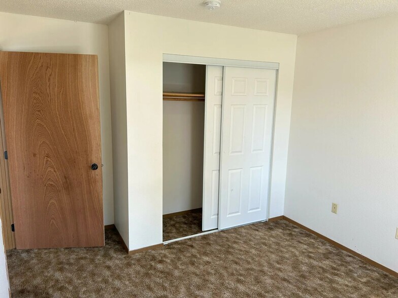 More Photos Of 411-415 S Henry St, Pierre Apartments For Sale