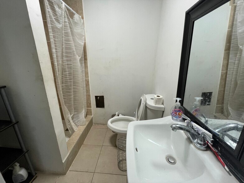 More Photos Of 430 N Commerce Ave, Waynesboro Flex For Sale