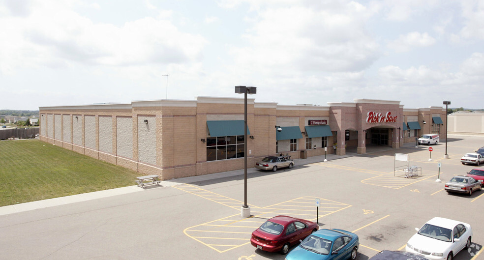 Primary Photo Of 1495 Madison Ave, Fort Atkinson Unknown For Lease