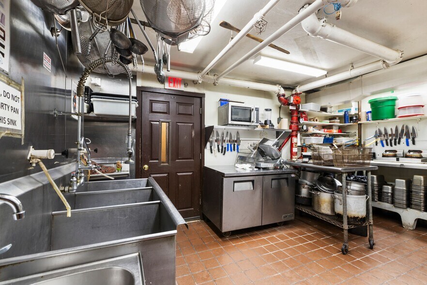 More Photos Of 278-282 Shrewsbury St, Worcester Storefront Retail Residential For Sale