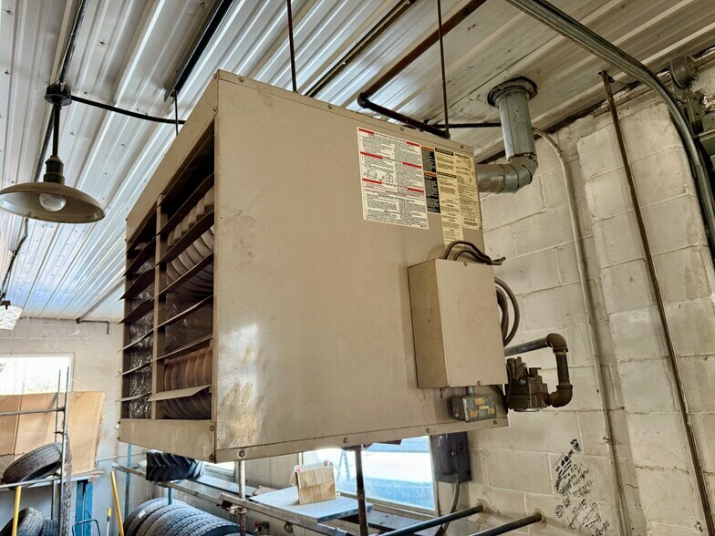 More Photos Of 400 Center St, Marysville Service For Sale