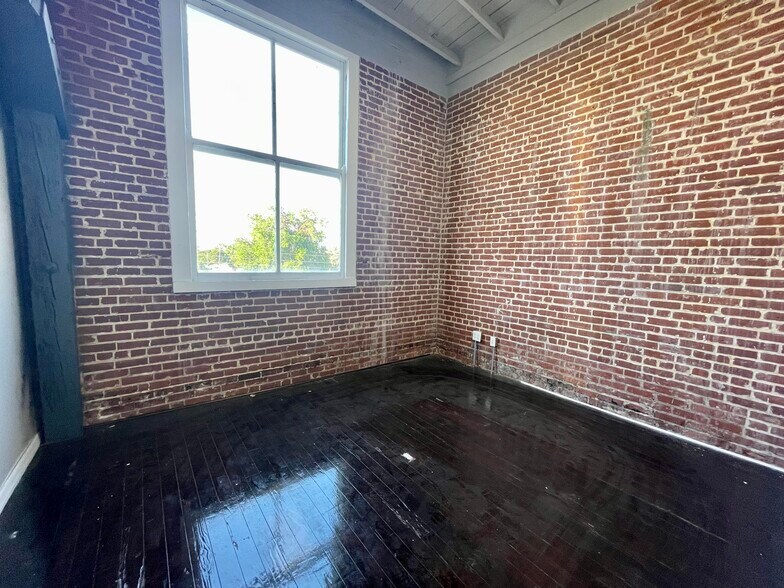 More Photos Of 1906 N Armenia Ave, Tampa Loft Creative Space For Lease