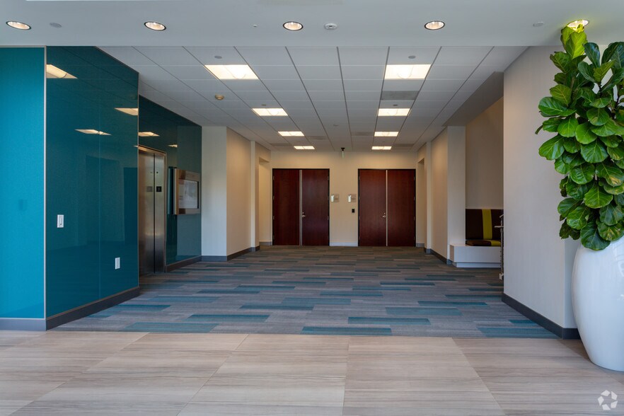 More Photos Of 27042 Towne Centre Dr, Lake Forest Office For Lease