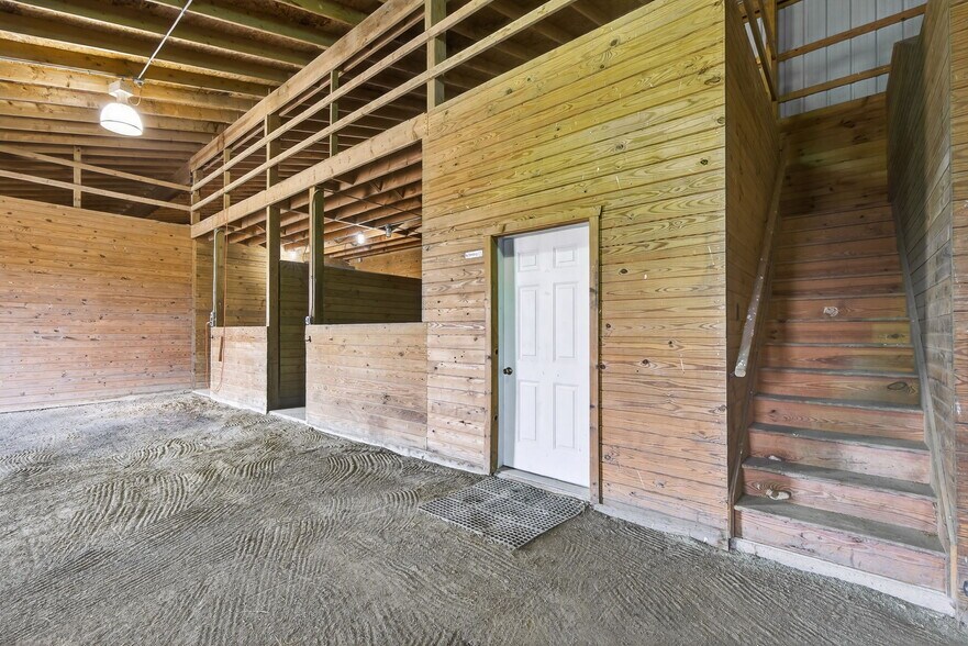 More Photos Of 2121 Church View Rd, Coopersburg Horse Stables For Sale