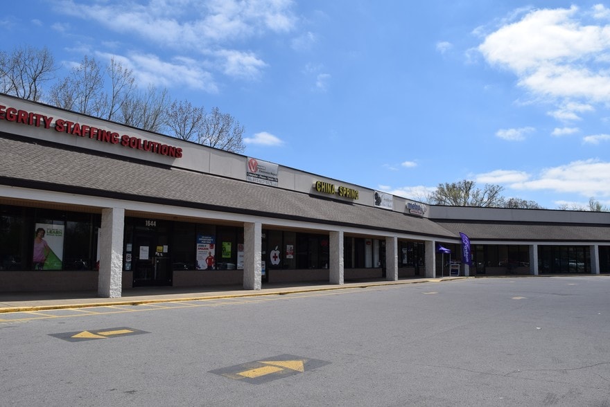 More Photos Of 1626-1644 Middle Tennessee Blvd, Murfreesboro Storefront For Lease