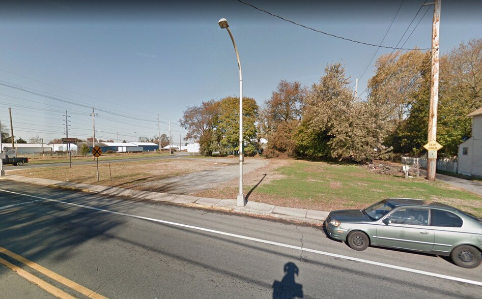 More Photos Of 517 W Division St, Dover Land For Lease