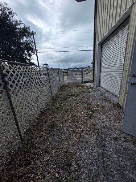 More Photos Of 30364 Quail Roost Trl, Big Pine Key Light Distribution For Lease