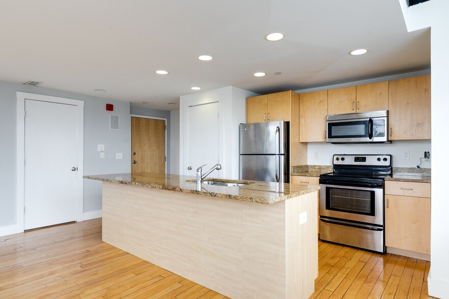 More Photos Of 141 E Wythe St, Petersburg Apartments For Sale
