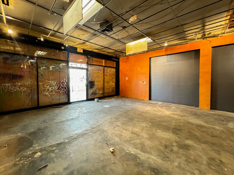 More Photos Of 1300 S Main St, Las Vegas Freestanding For Lease