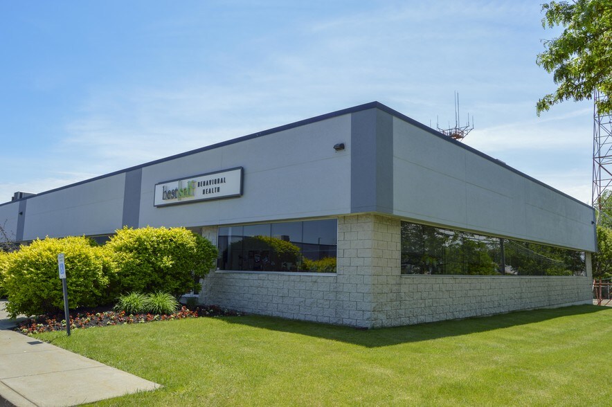 More Photos Of 301 Cayuga Rd, Cheektowaga Unknown For Lease