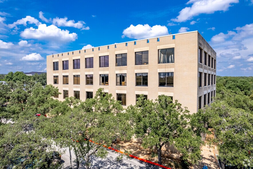 More Photos Of 2161 NW Military Hwy, San Antonio Office For Lease
