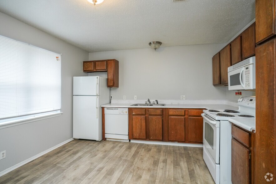 More Photos Of 1501 E Reed Rd, Greenville Apartments For Sale