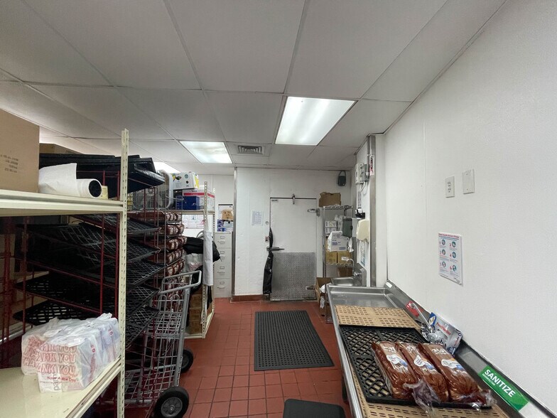 More Photos Of 3400 NE 2nd Ave, Miami Restaurant For Sale