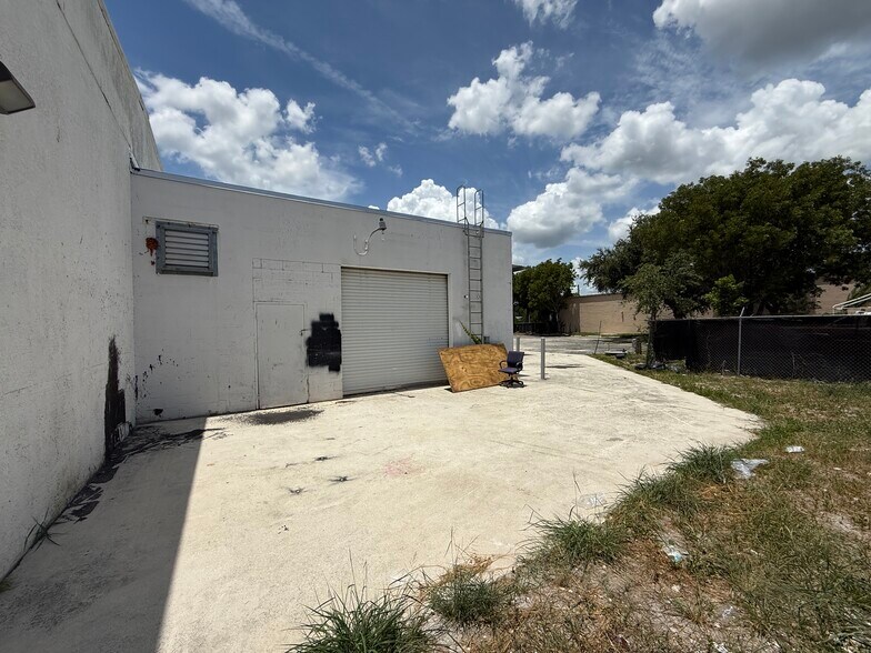 More Photos Of 2610 Orange Ave, Fort Pierce Warehouse For Lease