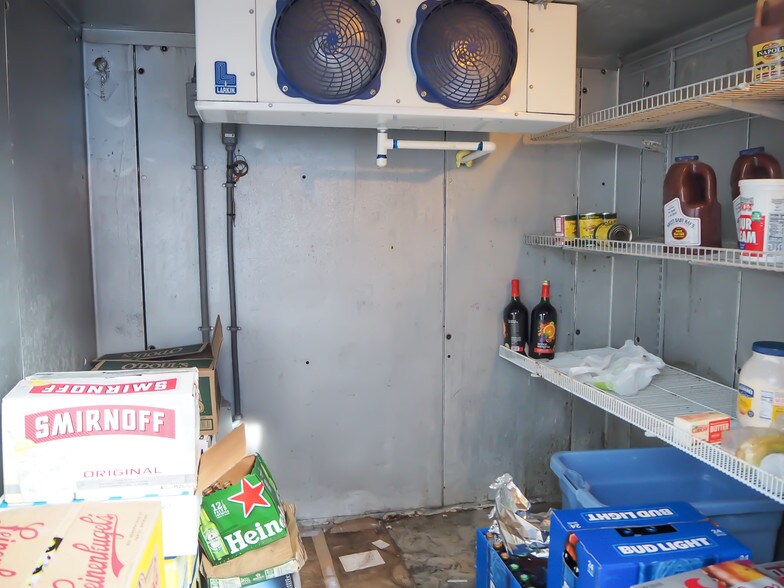 More Photos Of 1 Wall St, Cromwell Restaurant For Sale